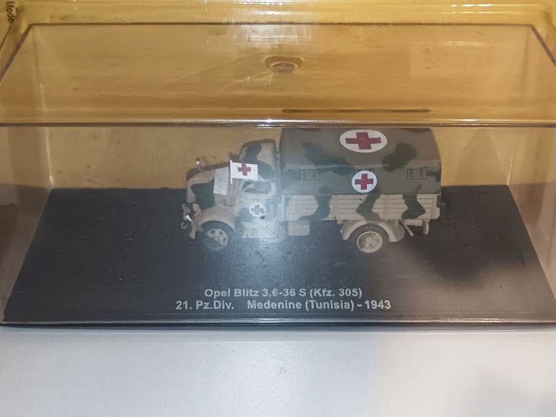 Colección de Modelos Históricos de Camiones Militares - imagen 3