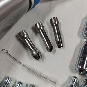 Sifón Cremera Completo con Picos y 25 Cápsulas de Óxido Nitroso - imagen 4