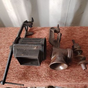 Antiguo Rayador de Queso y Picadora de Carne Manual de Hierro Fundido - imagen 2