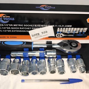 Lote siguiente: Juego de Dados Métricos "New Tools" con Llave Cricket y Extensión (12 Piezas)