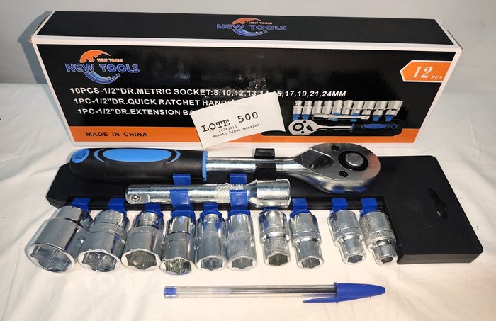 Juego de Dados Métricos "New Tools" con Llave Cricket y Extensión (12 Piezas)