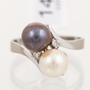 Lote anterior: Anillo Oro Gris 18k con Perlas y Brillantes