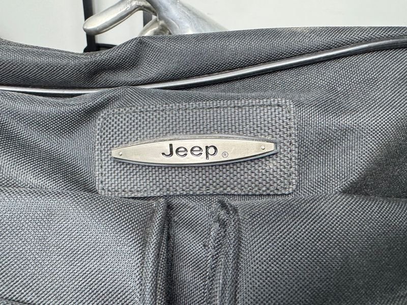 Lotes de bolsos de calidad Jeep en muy buen estado - imagen 5