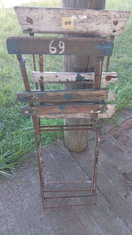 Lote anterior: Sillas plegables de madera para restaurar