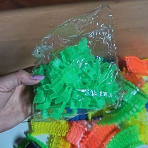 Pista de Carreras con Coche de Juguete Luminoso - imagen 2