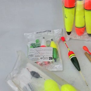 Variedad de Flotadores de Pesca y Accesorios - imagen 4