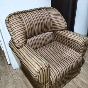 Sillón de 1 Cuerpo Tapizado en Tela Rayada - imagen 2