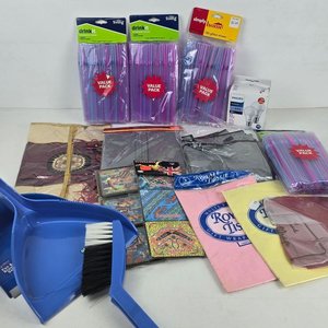 Lote siguiente: Lote Surtido: Artículos de Bazar, Limpieza y Regalería