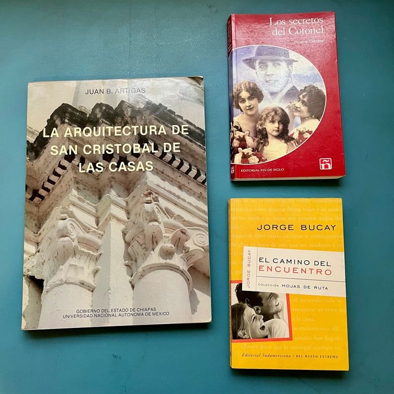 Trilogía de Libros: "La Arquitectura de San Cristóbal de las Casas", "El Camino del Encuentro" y "Los Secretos del Coronel"