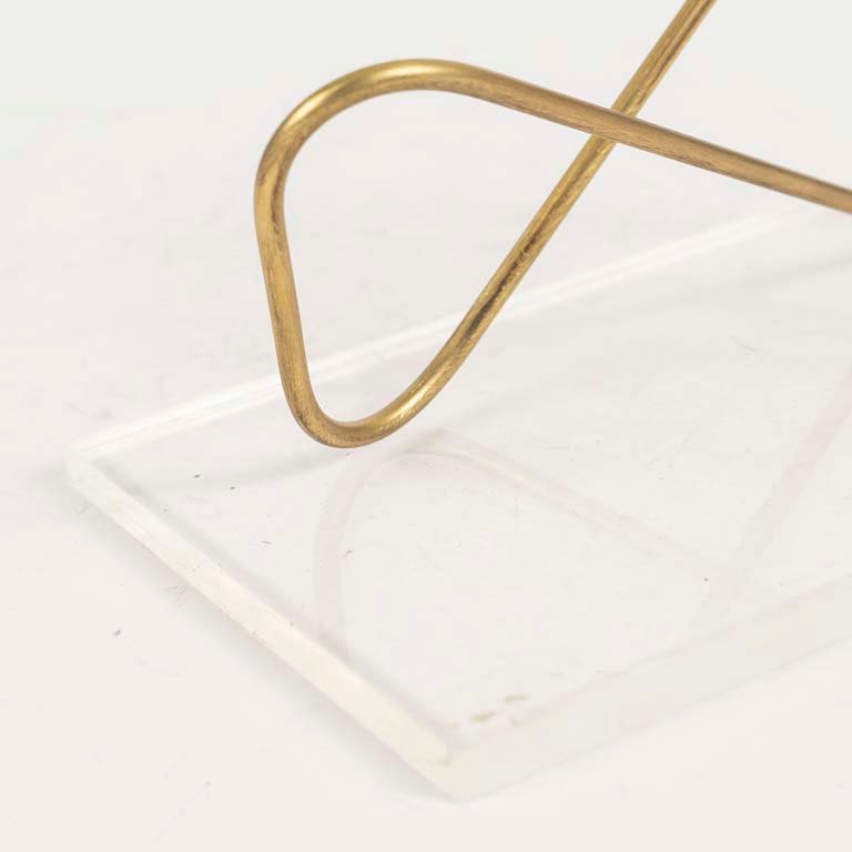 Escultura de bronce con base de acrílico y loop metálico - imagen 2