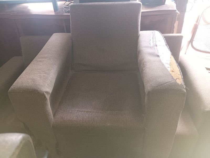Sillón de cuero en buen estado - imagen 2