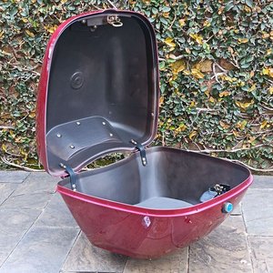 Baúl Portaequipajes Universal para Motocicleta Rojo Brillante - imagen 2