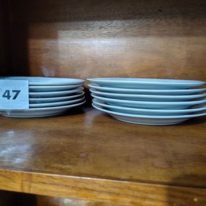 Juego de 12 Platos para Postre Lisos con Borde Dorado - imagen 2