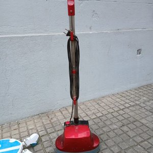 Lustradora Kassel Roja y Monopatín Infantil Blanco y Celeste - imagen 1