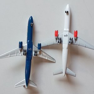 Lote de 2 Aviones a Escala Herpa B757 ATA y B757 Canadá 3000 - imagen 3