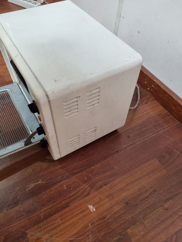 Toaster Oven y Cadenas de Plata en Excelente Estado - imagen 5