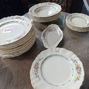 Lote siguiente: Juego de Loza Inglesa J&G Meakin - 32 Piezas