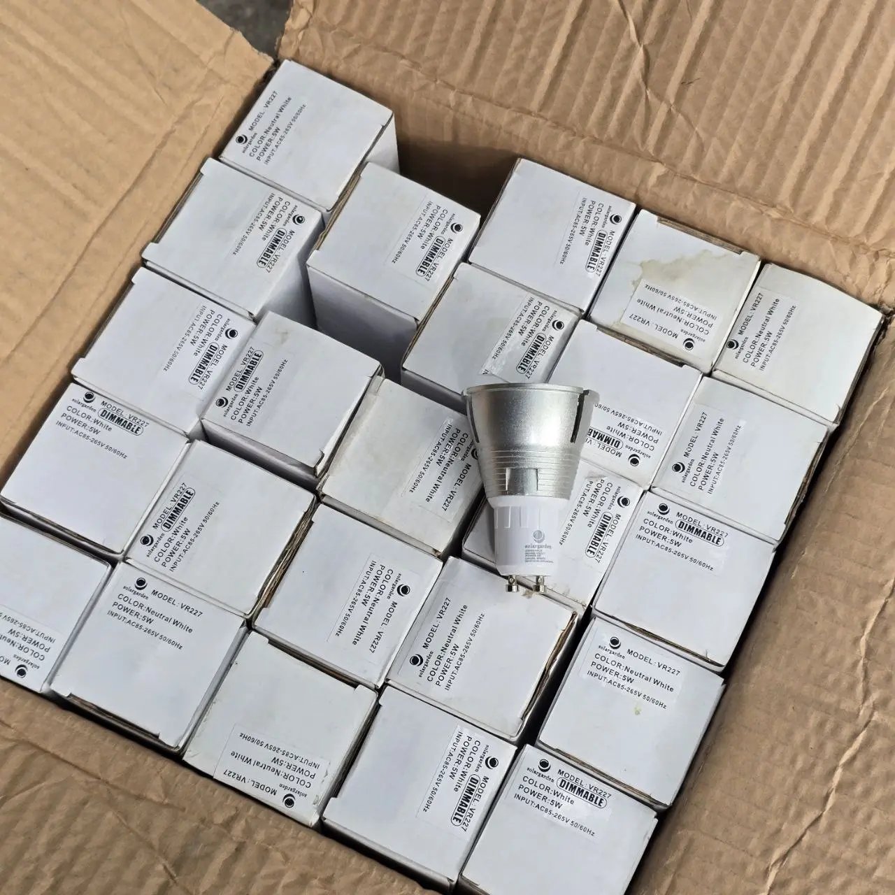 Lote siguiente: Lámparas LED Dimmerables en Cajas