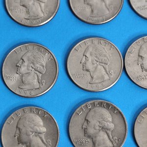 Lote de 19 Monedas Quarter Dólar de Diferentes Años - imagen 7