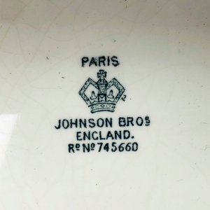 Fuente y Tapa de Porcelana Inglesa Johnson Bros con Monograma Floral - imagen 5