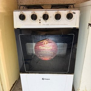 Lote siguiente: Cocina Thompson CTH 1500 a Gas y Eléctrica