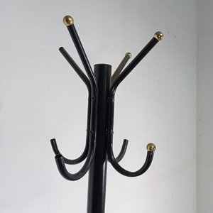 Perchero de Pie Negro con 8 Ganchos y Detalles Dorados - imagen 4