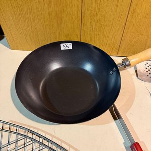 Wok de 28cm y Set de Utensilios para Parrilla con Poco Uso - imagen 1
