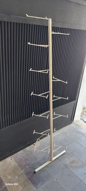 Estante para zapatos de hierro en excelente estado - imagen 2