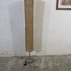 Lámpara de Pie Cilíndrica Beige con Base Metálica - imagen 2