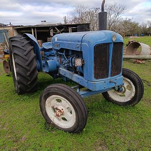 Tractor Fordson Major E1A con Rastra, Arado y Disquera - imagen 8