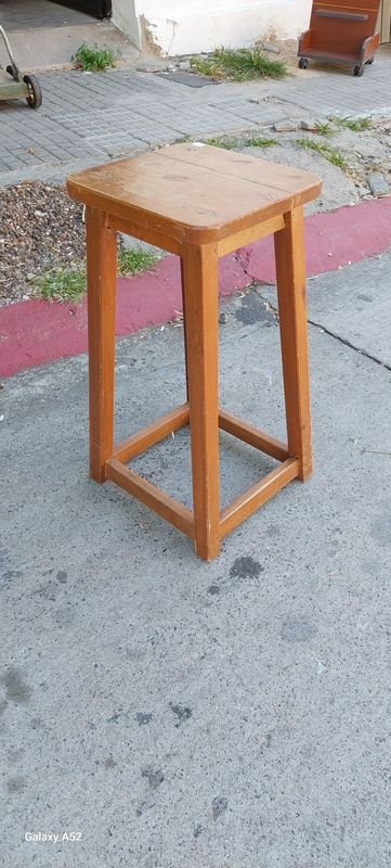 Silla de madera en excelente estado - imagen 2