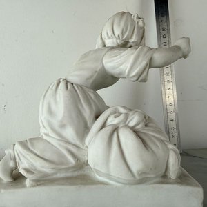 Figura "La Lavandera" en Biscuit Sèvres Siglo XIX - imagen 4