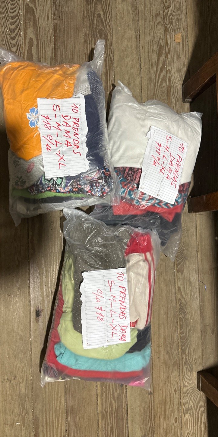 Lote anterior: Ropa en Lotes - Vestidos y Accesorios