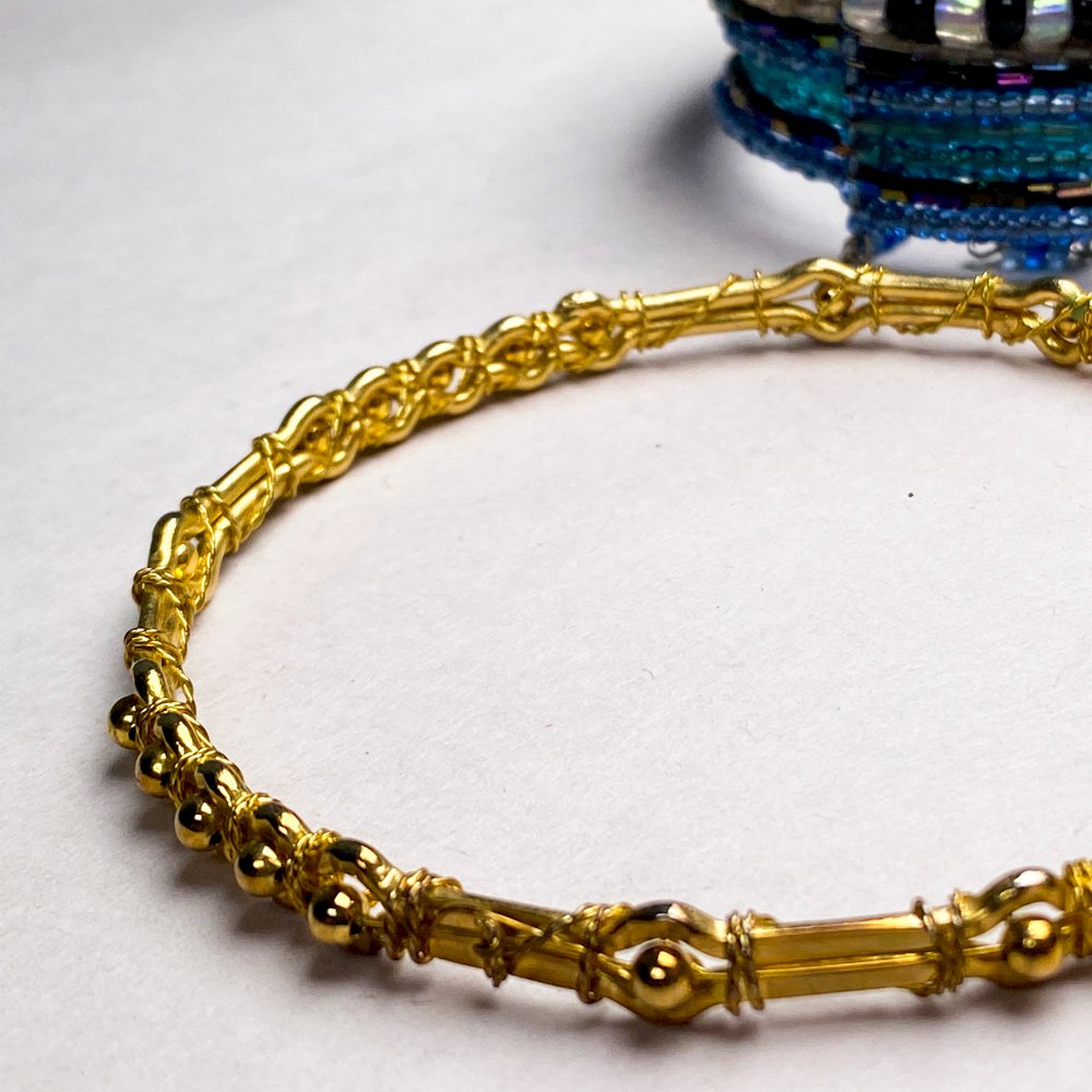 Joyas variadas de oro, plata y azul - imagen 2