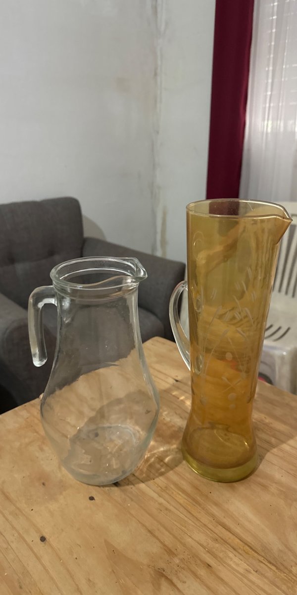 Juego de Dos Jarras de Vidrio