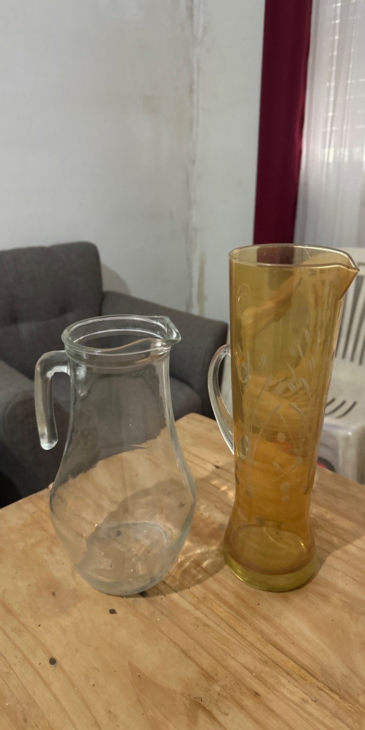 Juego de Dos Jarras de Vidrio
