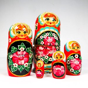 Set de Muñecas Rusas Matrioska Rojas con Flores - imagen 3