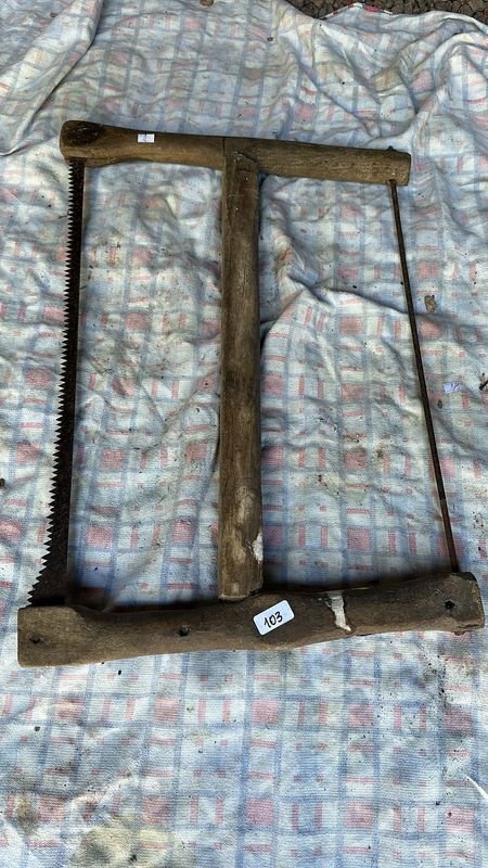 Lote anterior: Sierra de mano vintage con cuchilla serrada