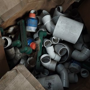 Lote de Conexiones Sanitarias y Accesorios de PVC - imagen 3