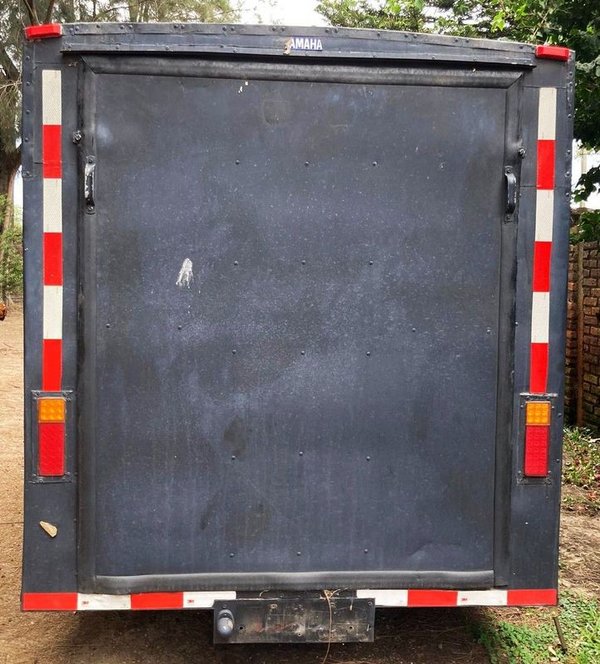 Tráiler cerrado tipo furgón para transporte de motos, herramientas y mercadería - imagen 5