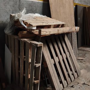 Lote de Pallets y Chapas de Madera Variadas - imagen 3