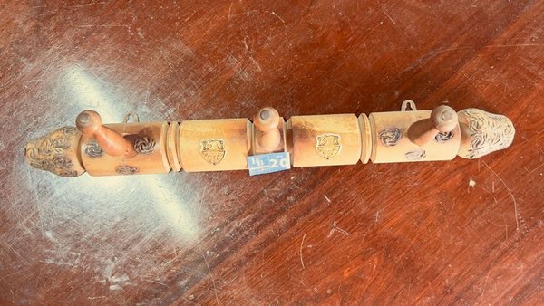 Perchero tradicional de colgar en madera - imagen 4