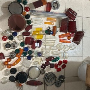 Lote de Plásticos y Lentes para Faros de Vehículos - imagen 2