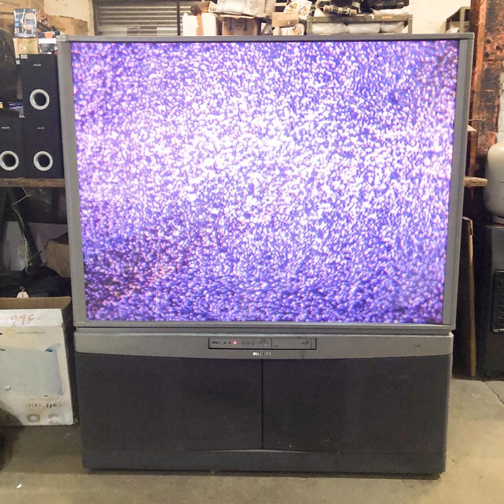 Televisor Antiguo Philips de 55 Pulgadas con Parlantes y Rueditas