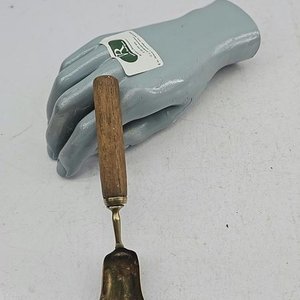Cuchara Antigua de Bronce con Mango de Madera - imagen 3