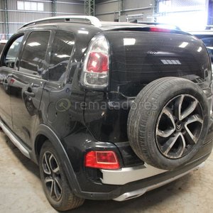 Camioneta SUV Negra AirCross Usada - imagen 3