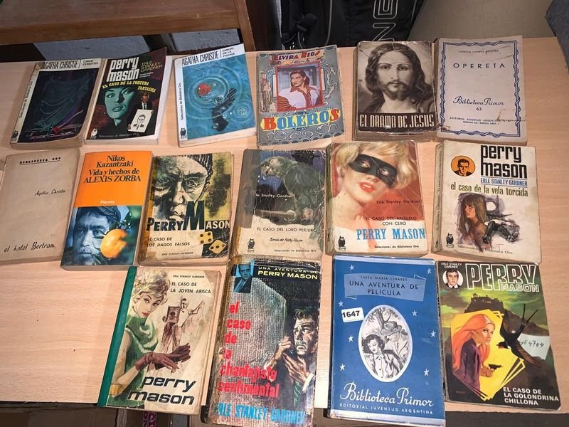 Lote siguiente: Colección de Novelas Antiguas de Perry Mason y Agatha Christie