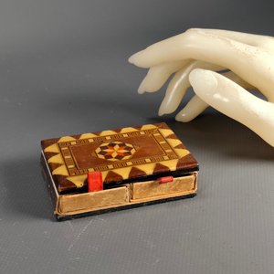 Lote de 4 Cajas Decorativas: Caja Secreta Japonesa, 2 Alhajeros (Marquetería y Khatam Kari) y Fosforera Doble - imagen 8