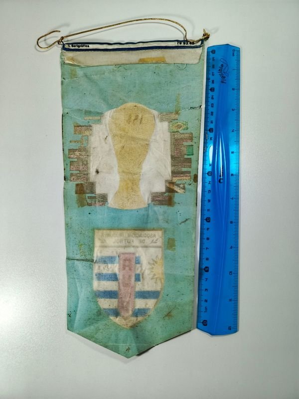 Banderín de la Copa Mundial FIFA de 1974 - Uruguay - imagen 2