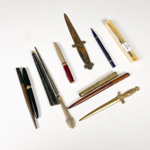 Lote anterior: Lote de 12 Piezas: Lapiceras Antiguas, Abrecartas y Plumas